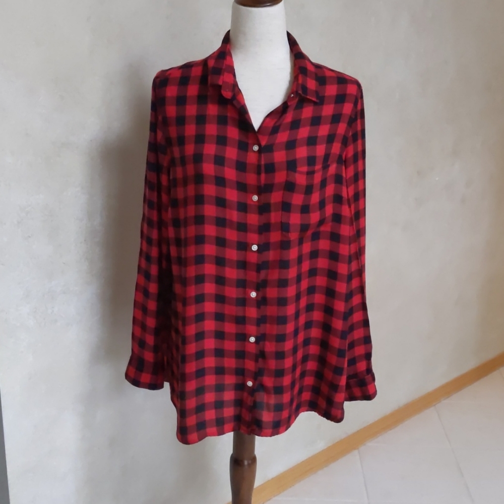 Old Navy Classic Button Up
